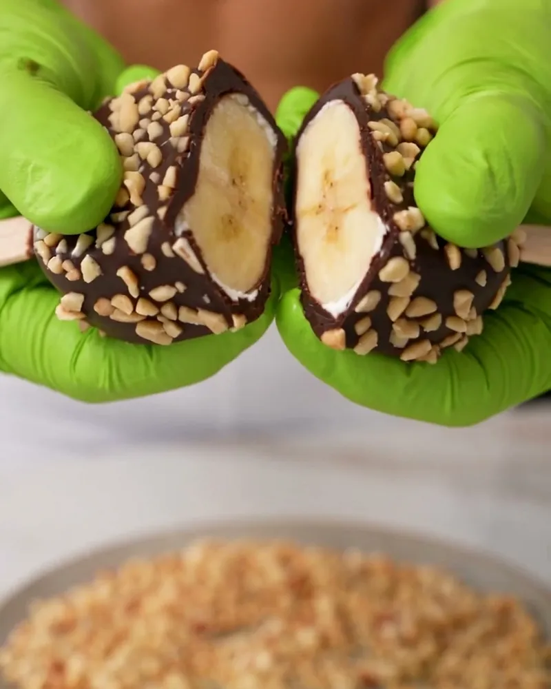 Frozen Banana Yogurt Pops