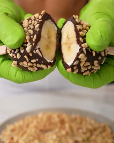 Frozen Banana Yogurt Pops